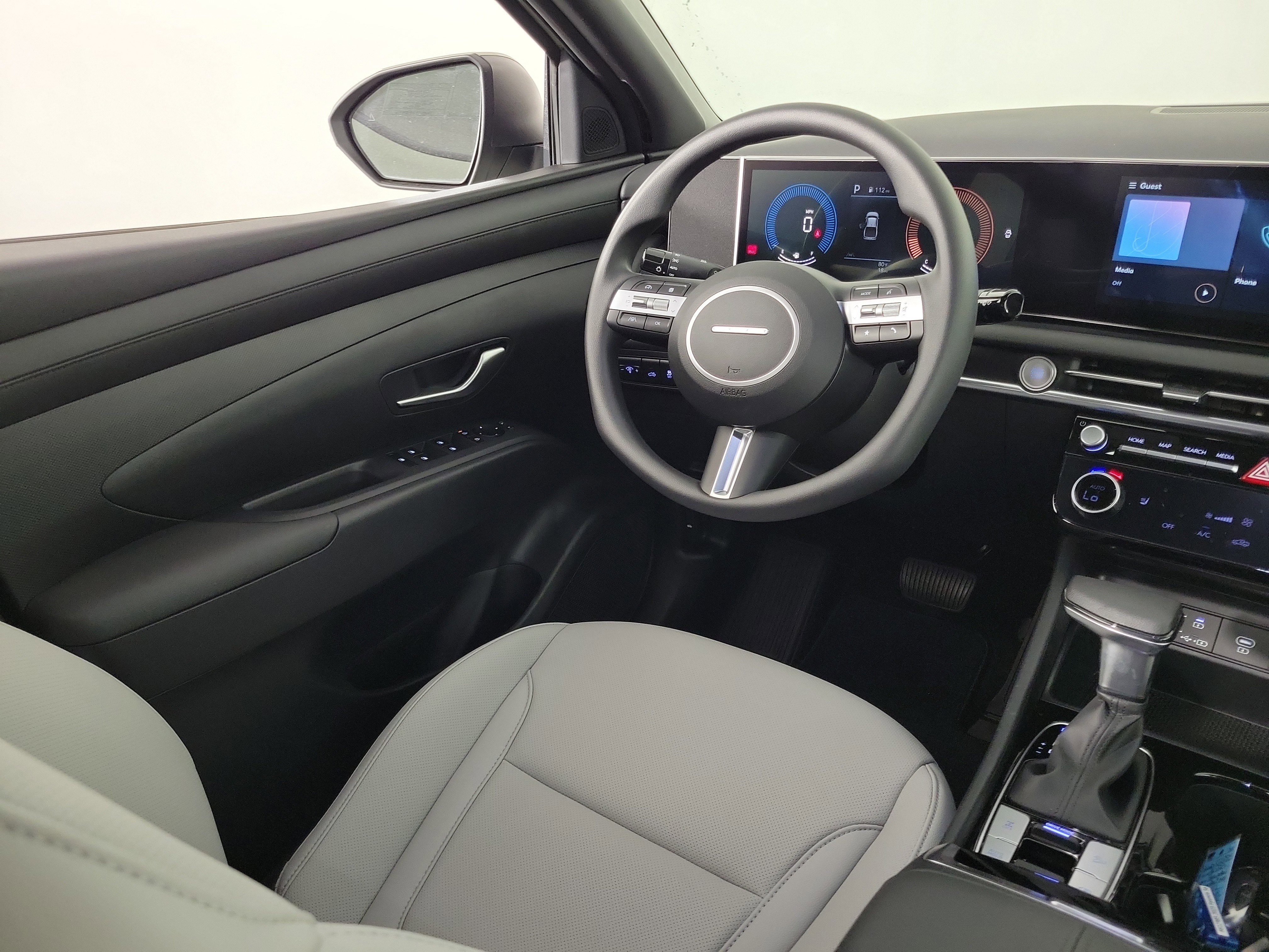 New 2025 Hyundai Santa Cruz SEL image 5