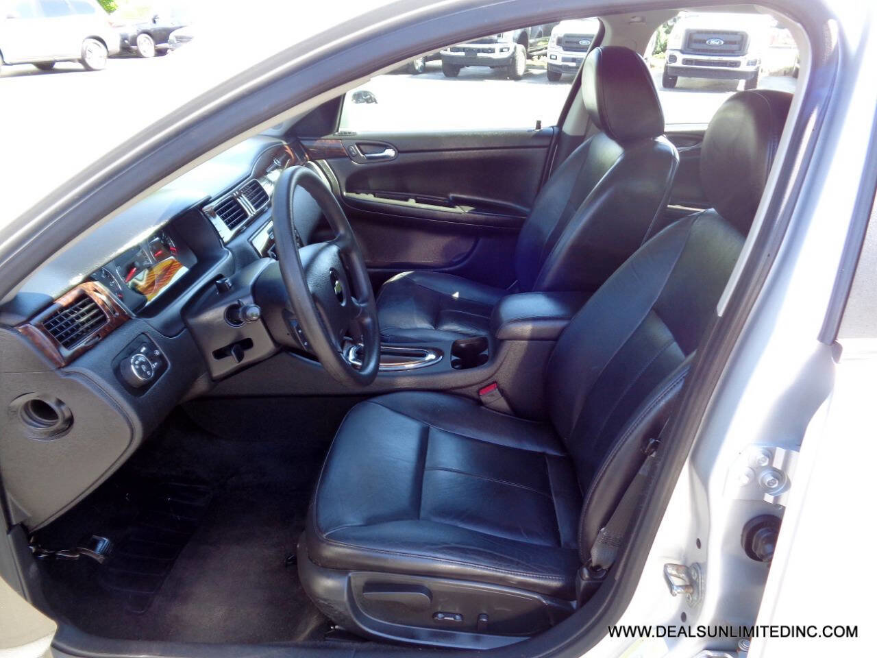 Used 2015 Chevrolet Impala LTZ FWD image 9
