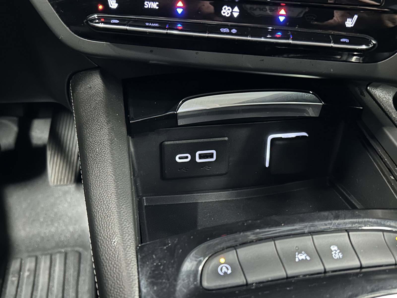 Used 2022 Buick Envision Preferred image 29