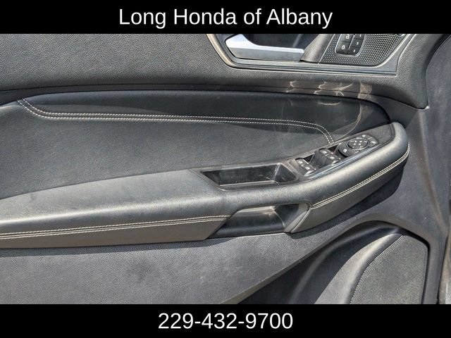 Used 2020 Ford Edge Titanium AWD/4WD image 5