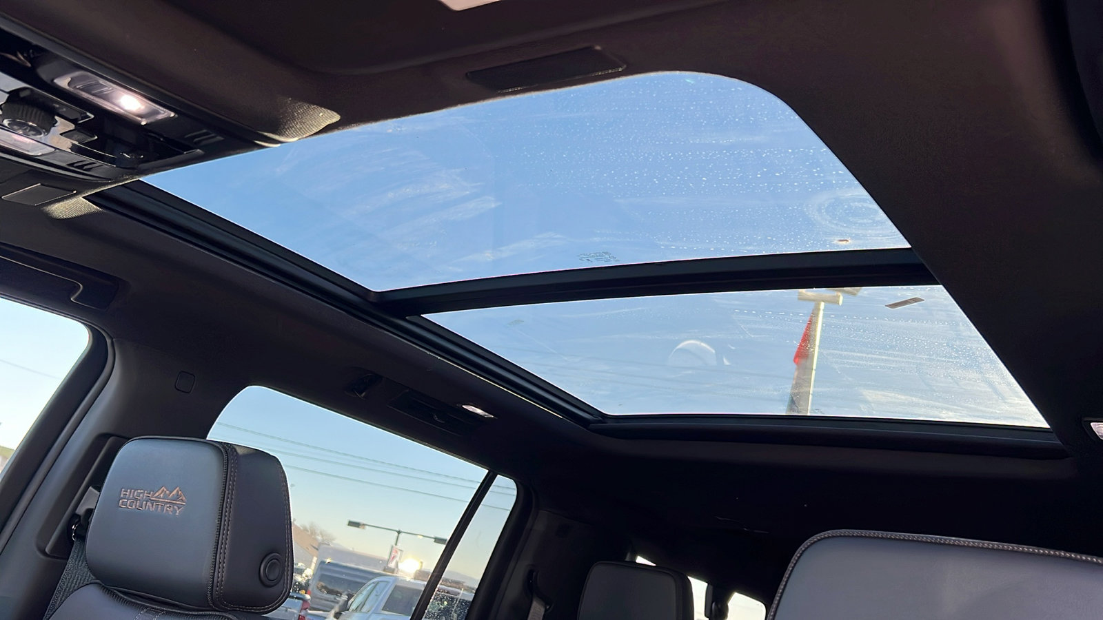 New 2026 Chevrolet Suburban High Country image 33