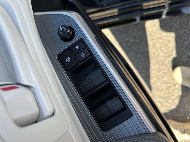 Used 2026 Toyota Sienna LE FWD image 25