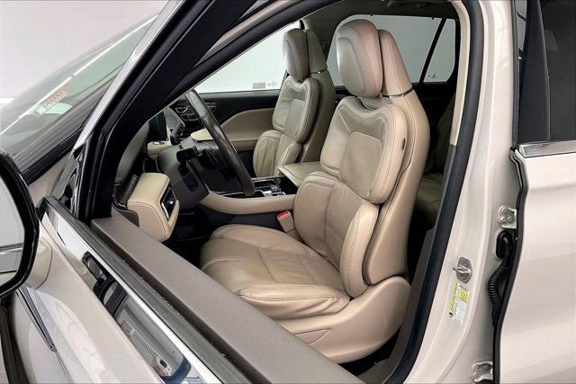 Used 2020 Lincoln Aviator Reserve w/ Equipment Group 202A image 18