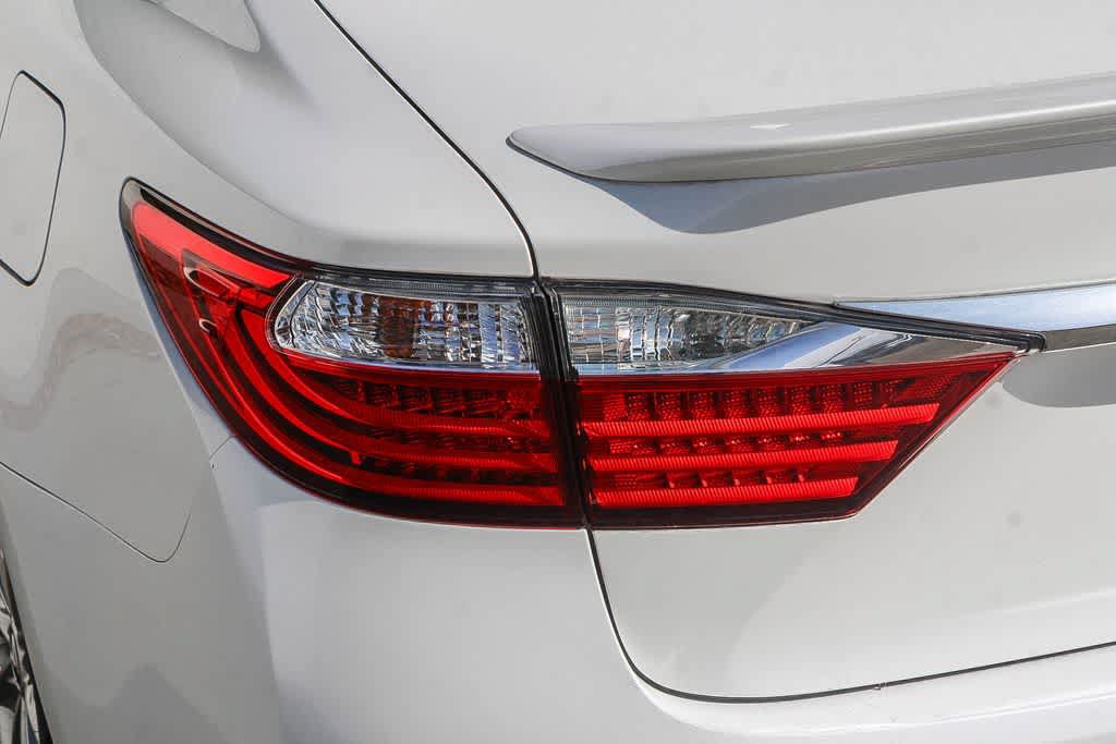 Used 2013 Lexus ES 300h w/ Premium Pkg FWD image 7