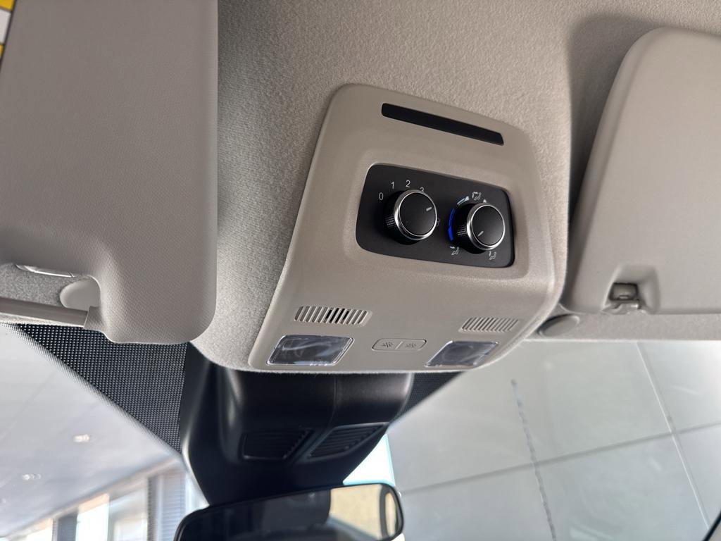 Used 2024 Ford Transit 350 XLT image 22