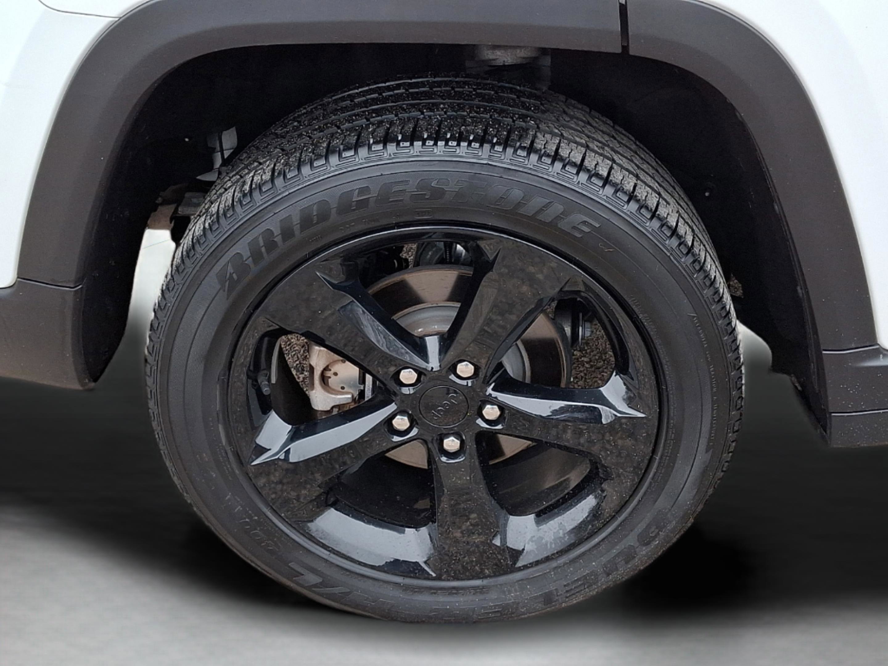 Certified 2023 Jeep Grand Cherokee Altitude image 32