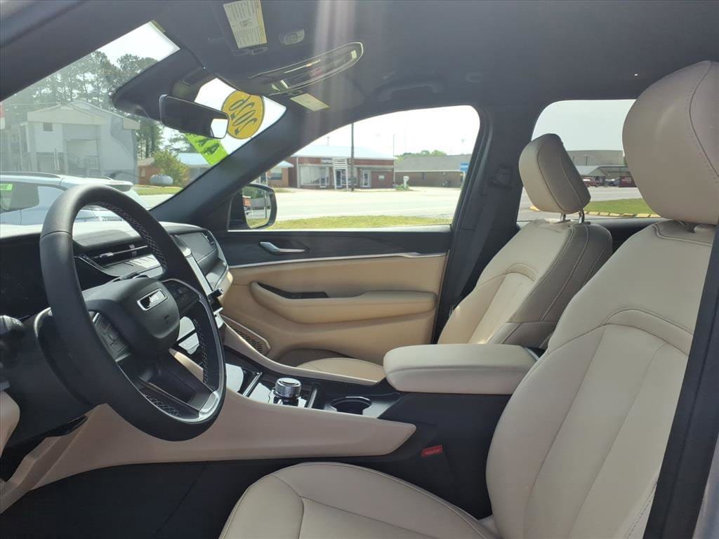 New 2026 Jeep Grand Cherokee Limited AWD/4WD image 5