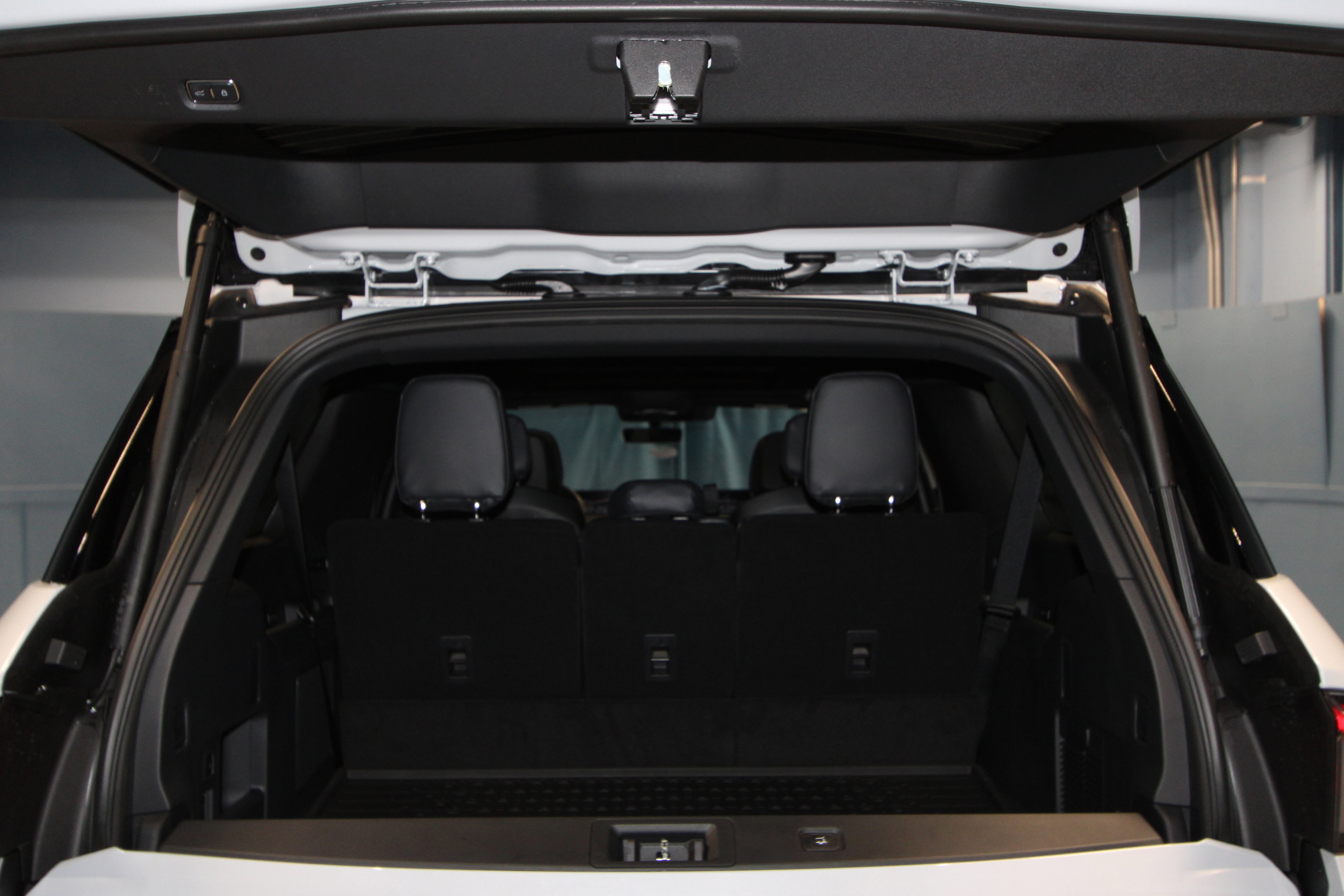 New 2026 Lincoln Navigator L Reserve w/ Jet Appearance Package image 36