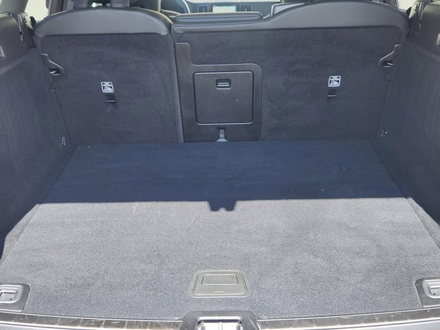 Certified 2025 Volvo XC60 B5 Plus AWD/4WD image 19
