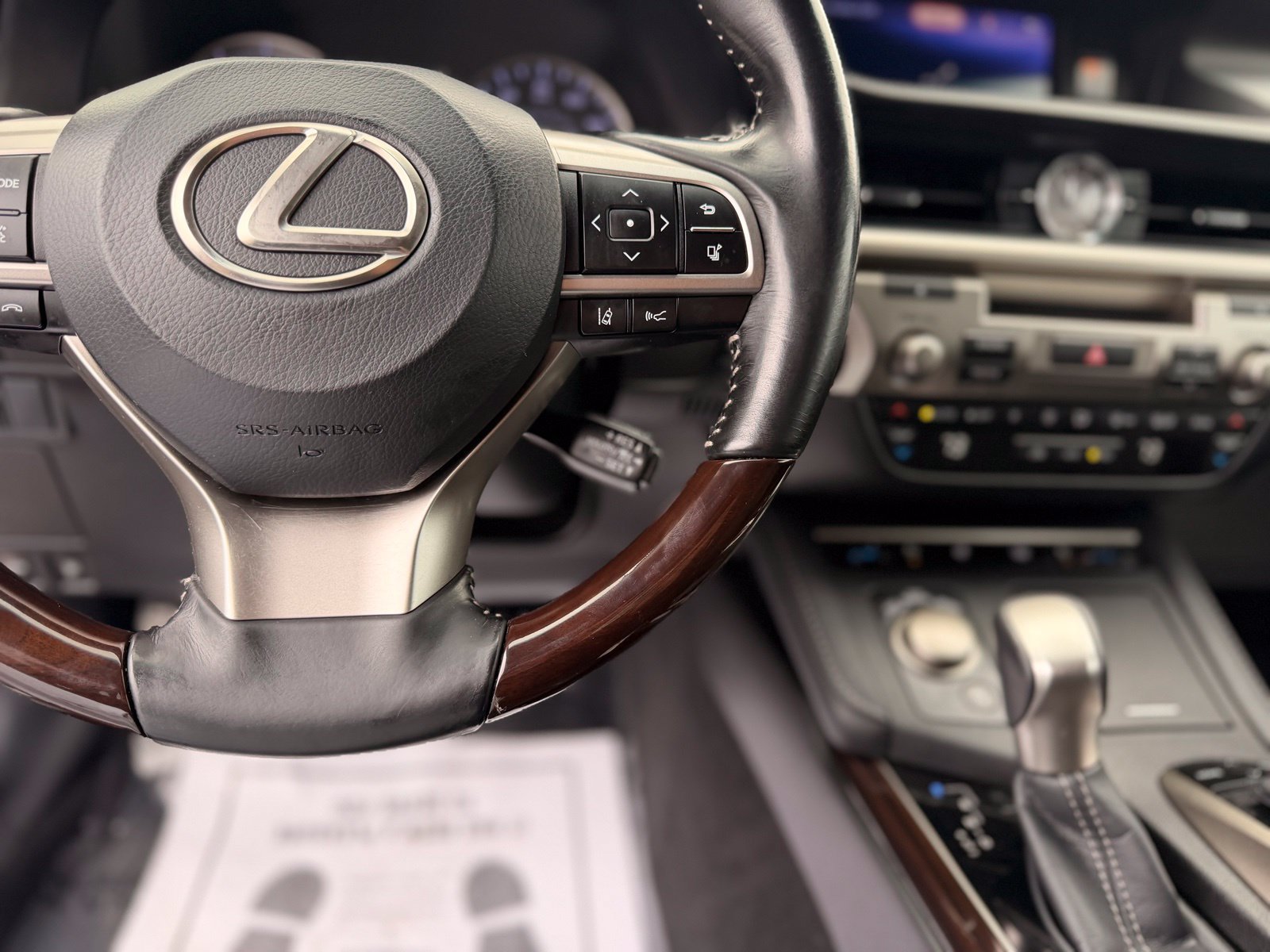 Used 2017 Lexus ES 350 w/ Luxury Package FWD image 20