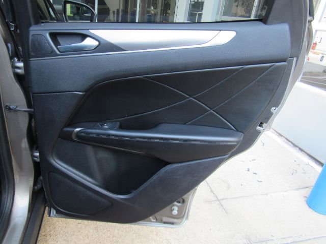 Used 2016 Lincoln MKC Premiere image 21