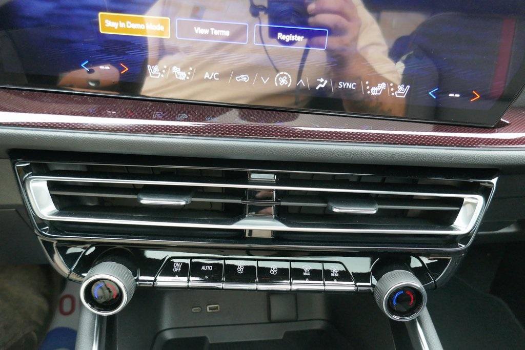 New 2026 Chevrolet Traverse RS image 29