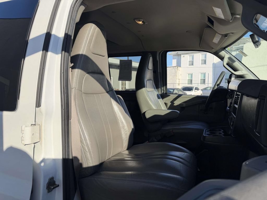 Used 2022 Chevrolet Express 2500 LS RWD image 12