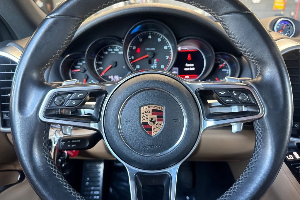 Used 2016 Porsche Cayenne AWD/4WD image 22