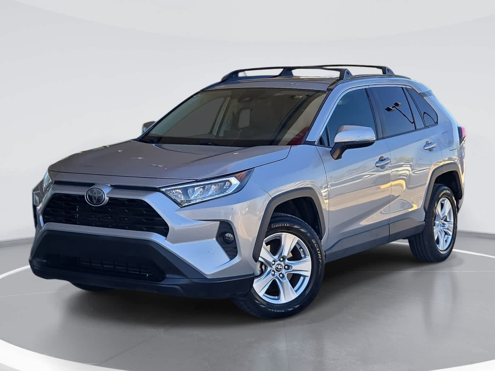 Used 2020 Toyota RAV4 XLE w/ Convenience Package FWD image 1