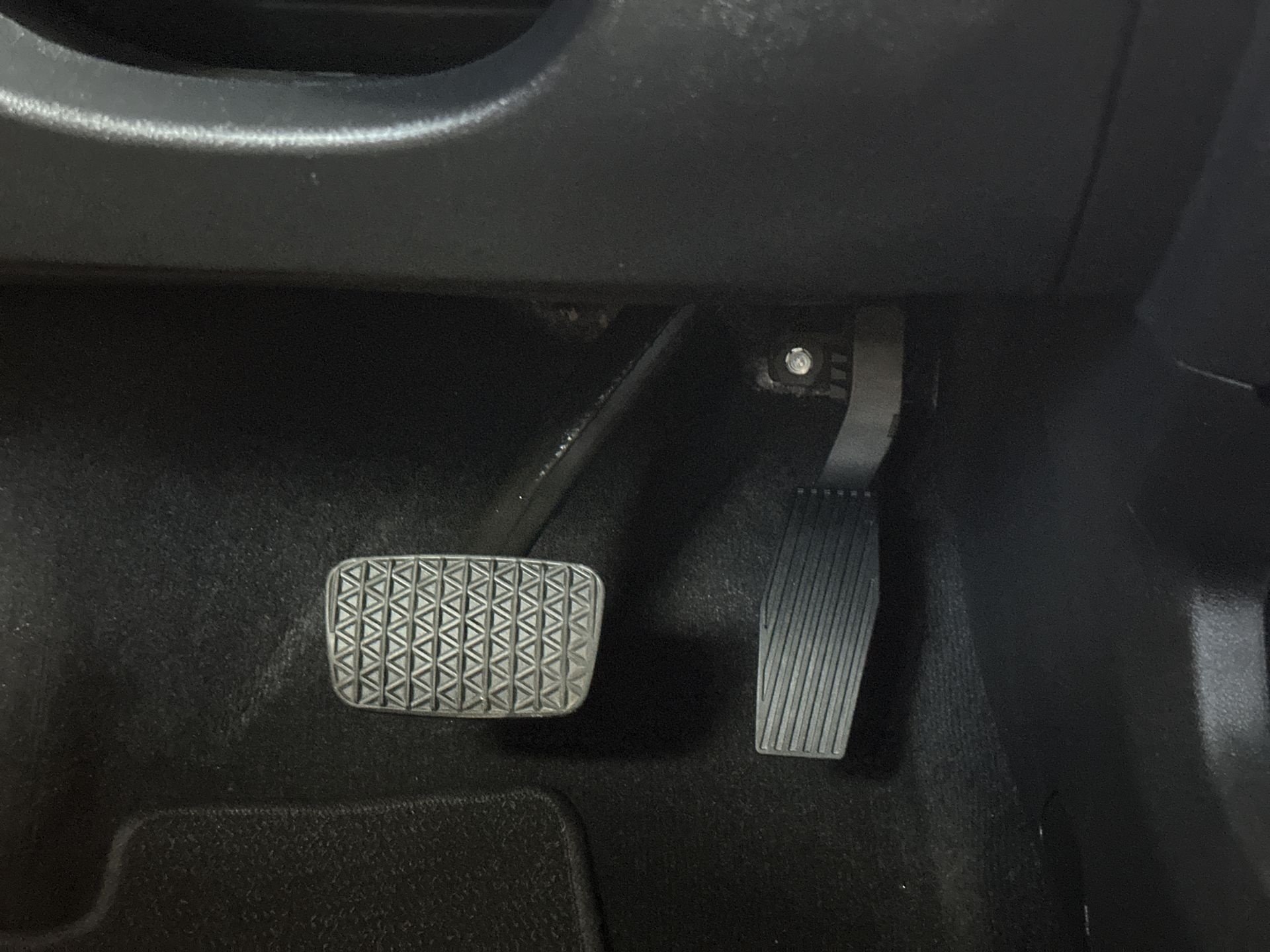 Certified 2024 Chevrolet Equinox EV RS FWD image 17