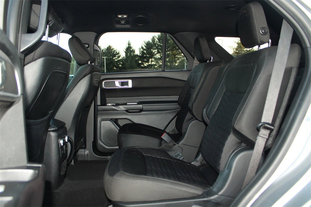 Used 2020 Ford Explorer XLT w/ Comfort Package image 13