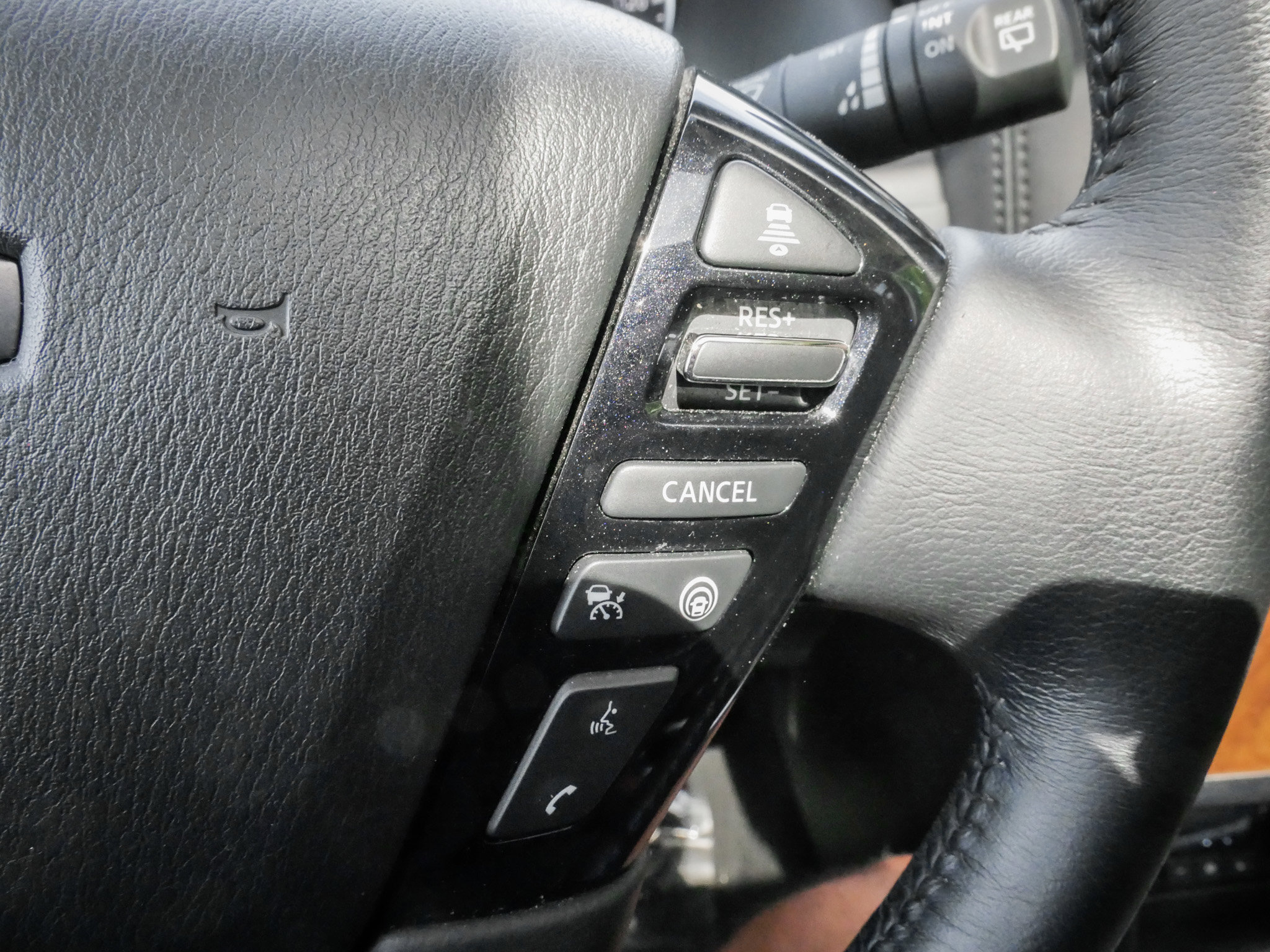 Used 2024 Nissan Armada SL w/ Captain's Chairs Package image 20