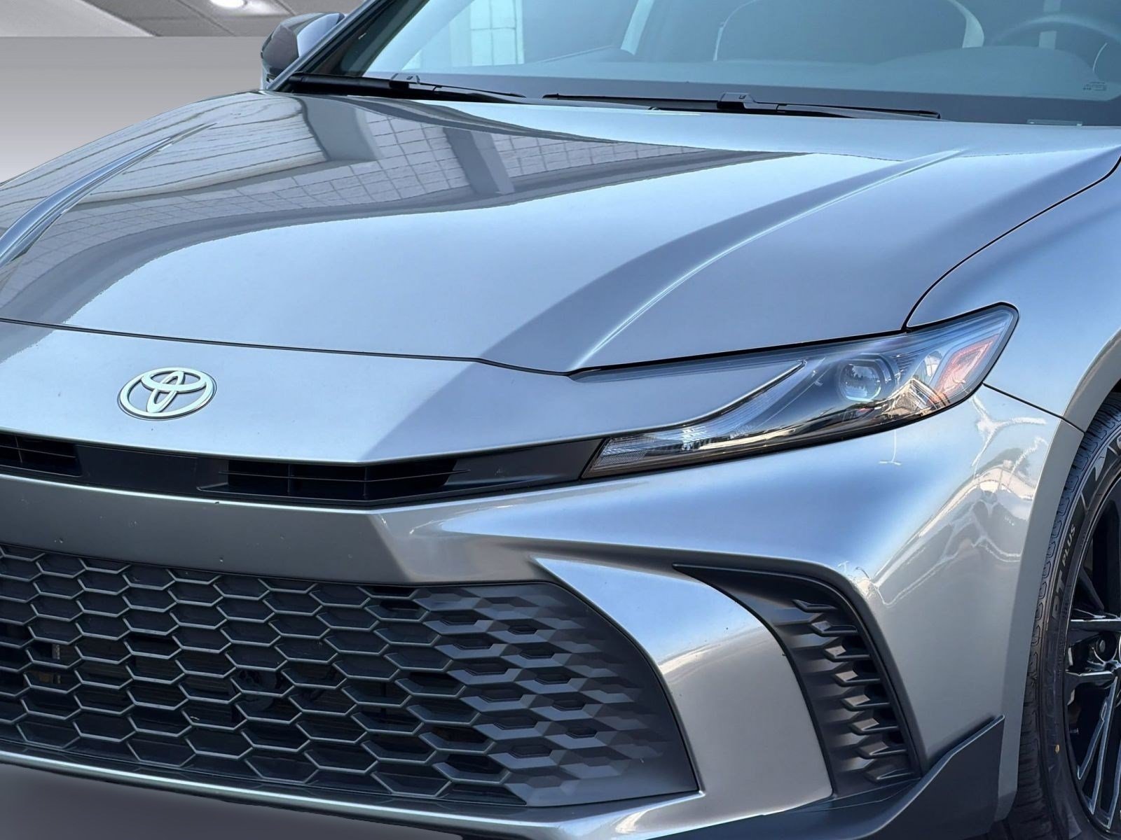 Used 2025 Toyota Camry SE w/ Convenience Package AWD/4WD image 11