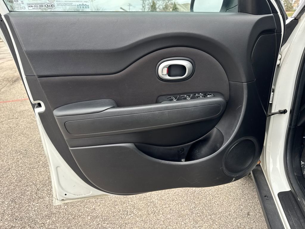Used 2018 Kia Soul + image 11