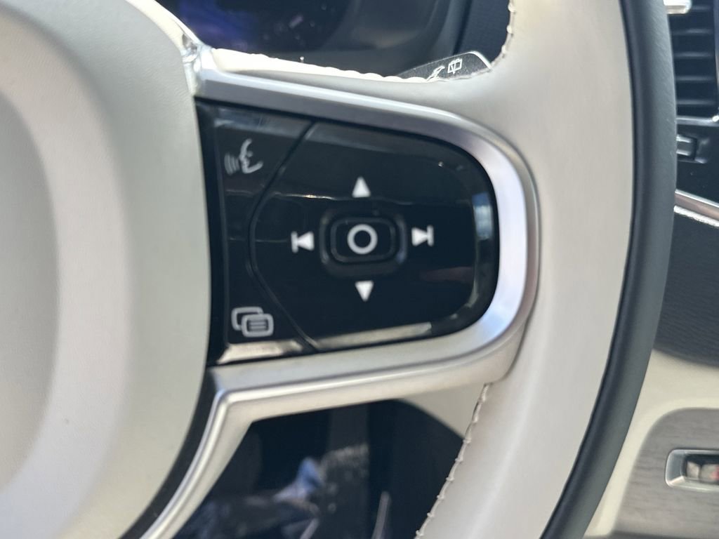 Used 2025 Volvo XC90 B5 Plus w/ Protection Package Premier image 24