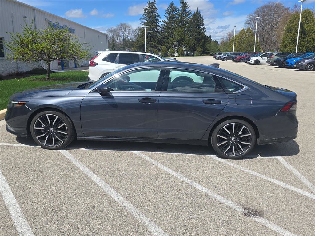 Used 2025 Honda Accord Touring image 11