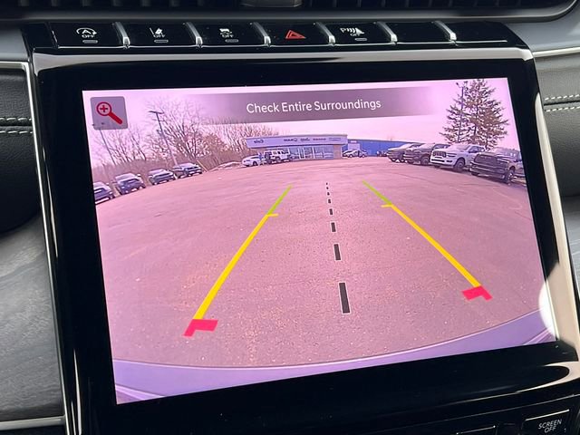 Used 2025 Jeep Grand Cherokee Limited w/ Black Appearance Package image 25