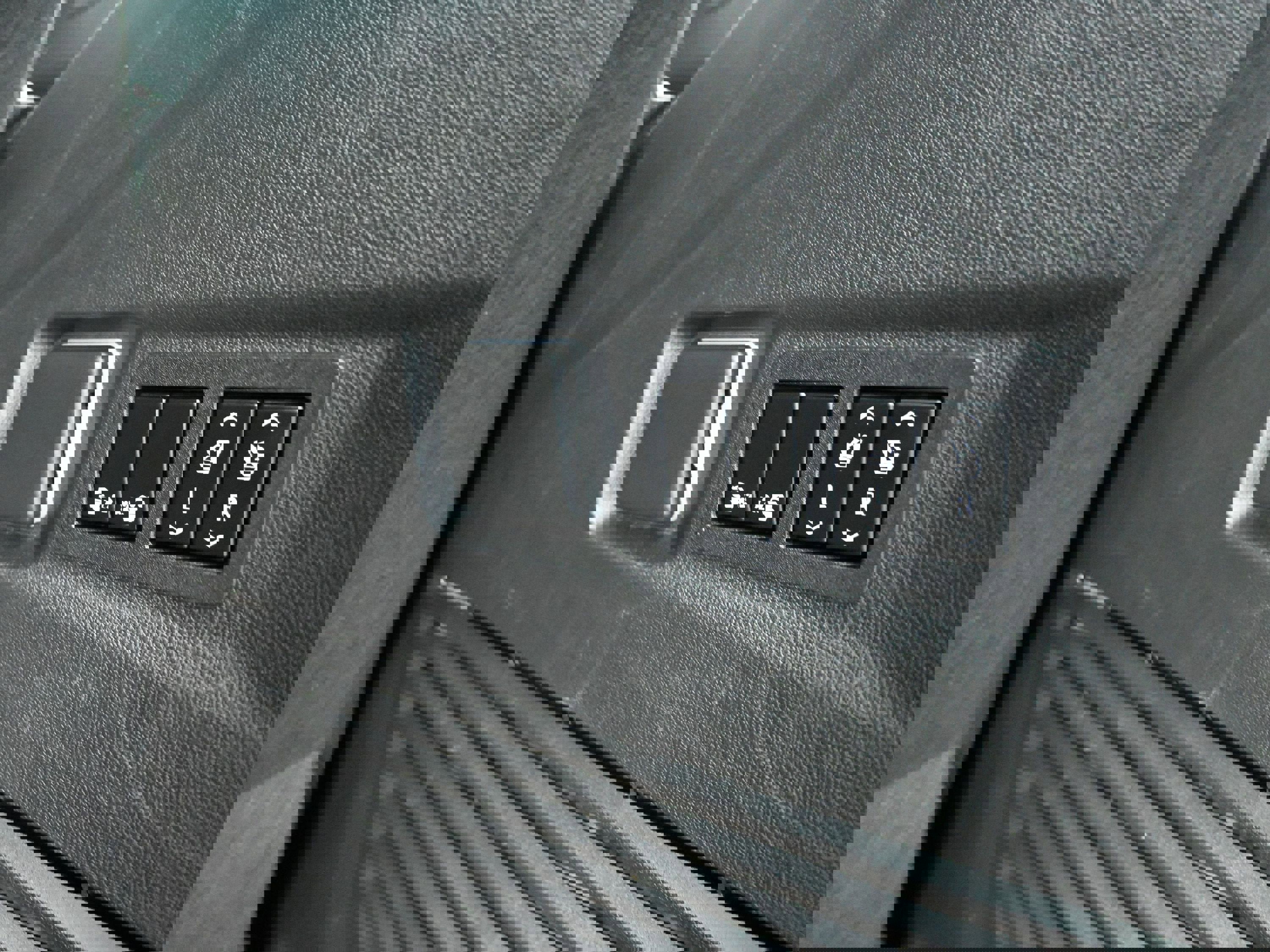 Used 2023 Chevrolet Tahoe Z71 w/ Luxury Package image 34