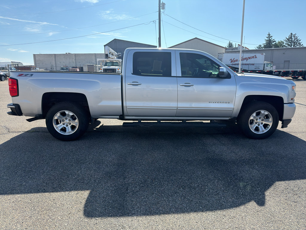 Used 2017 Chevrolet Silverado 1500 LT w/ All Star Edition AWD/4WD image 6