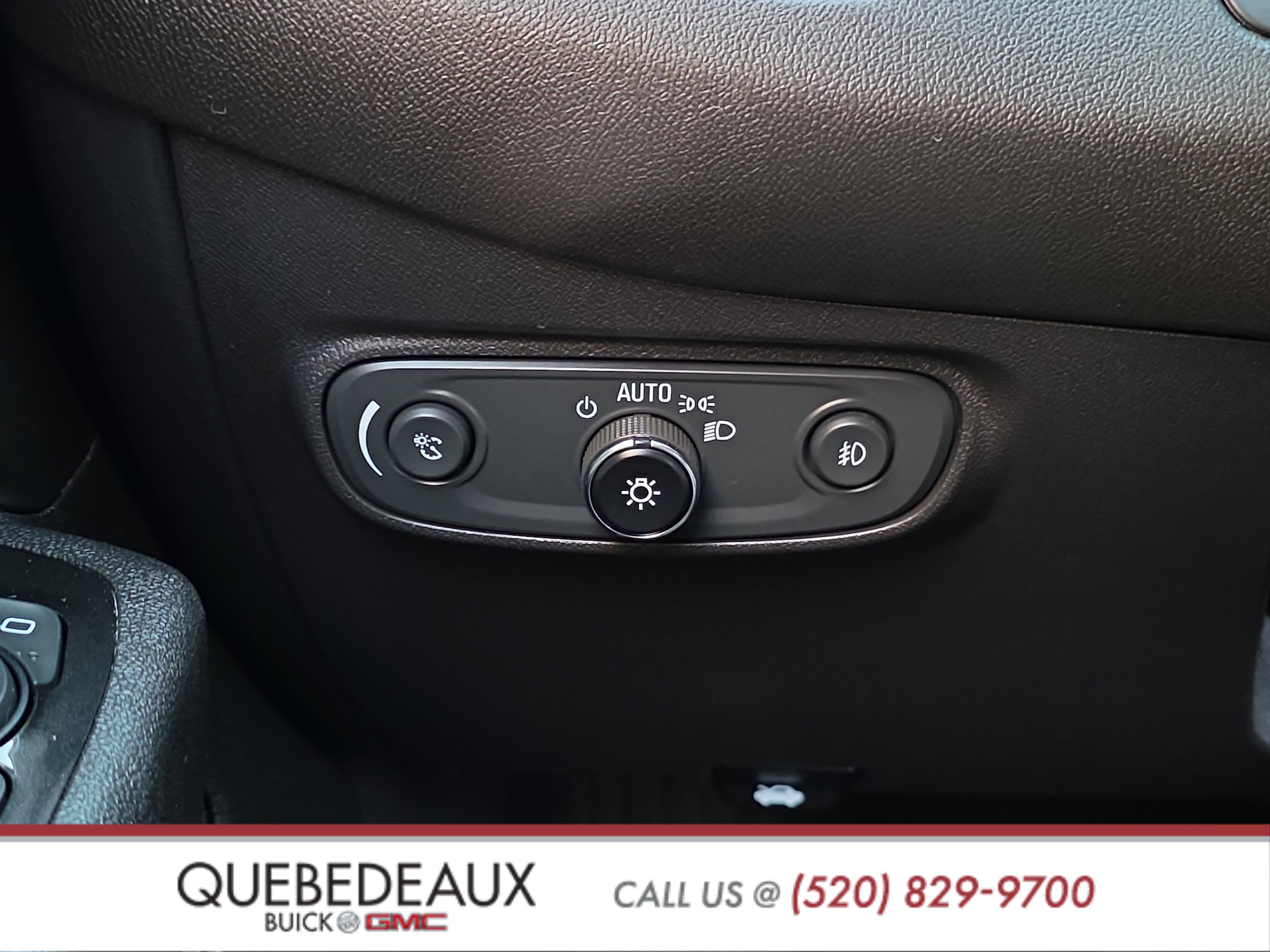 Used 2023 Chevrolet Equinox Premier image 28