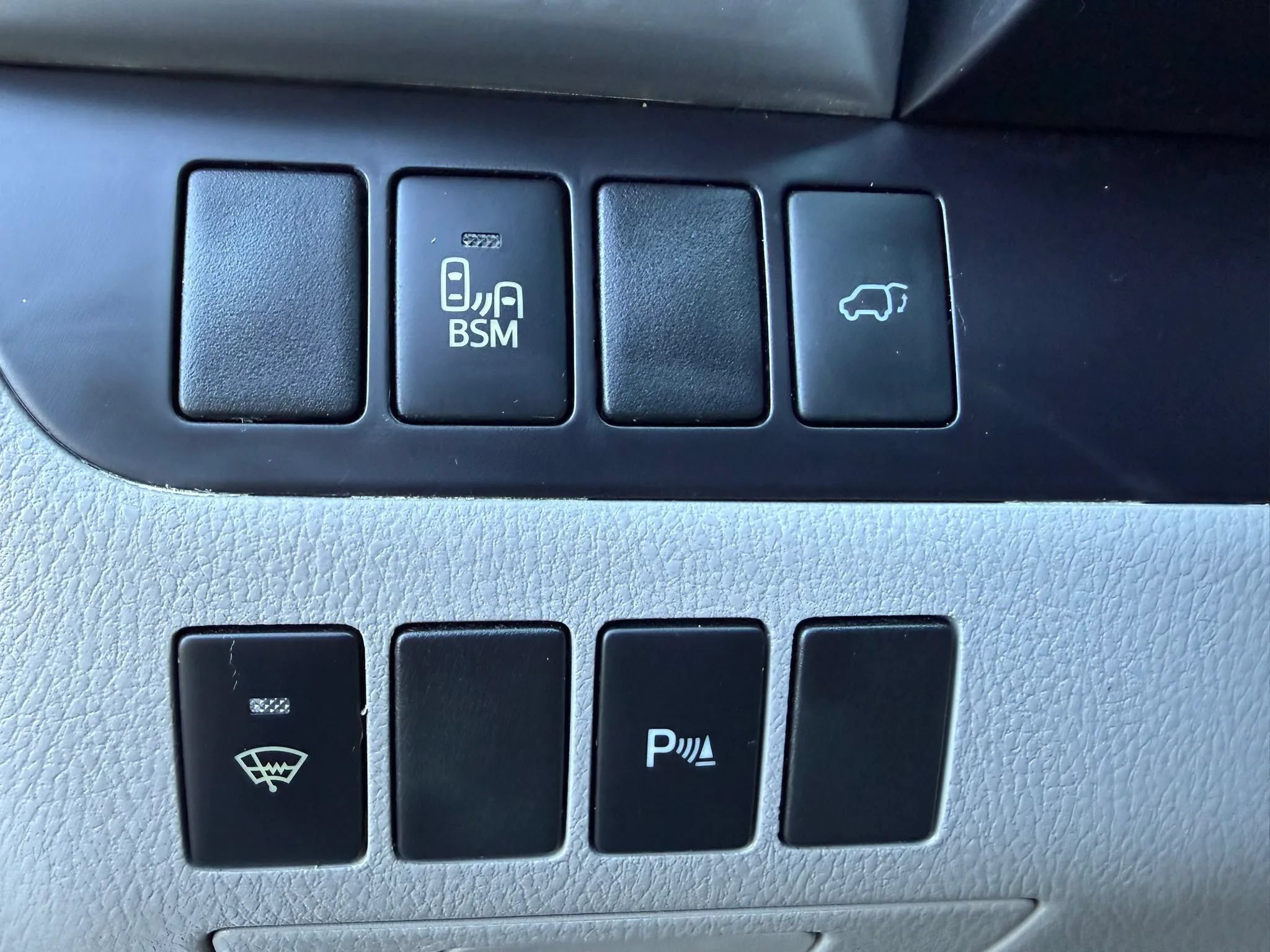 Used 2015 Toyota Highlander Limited AWD/4WD image 38
