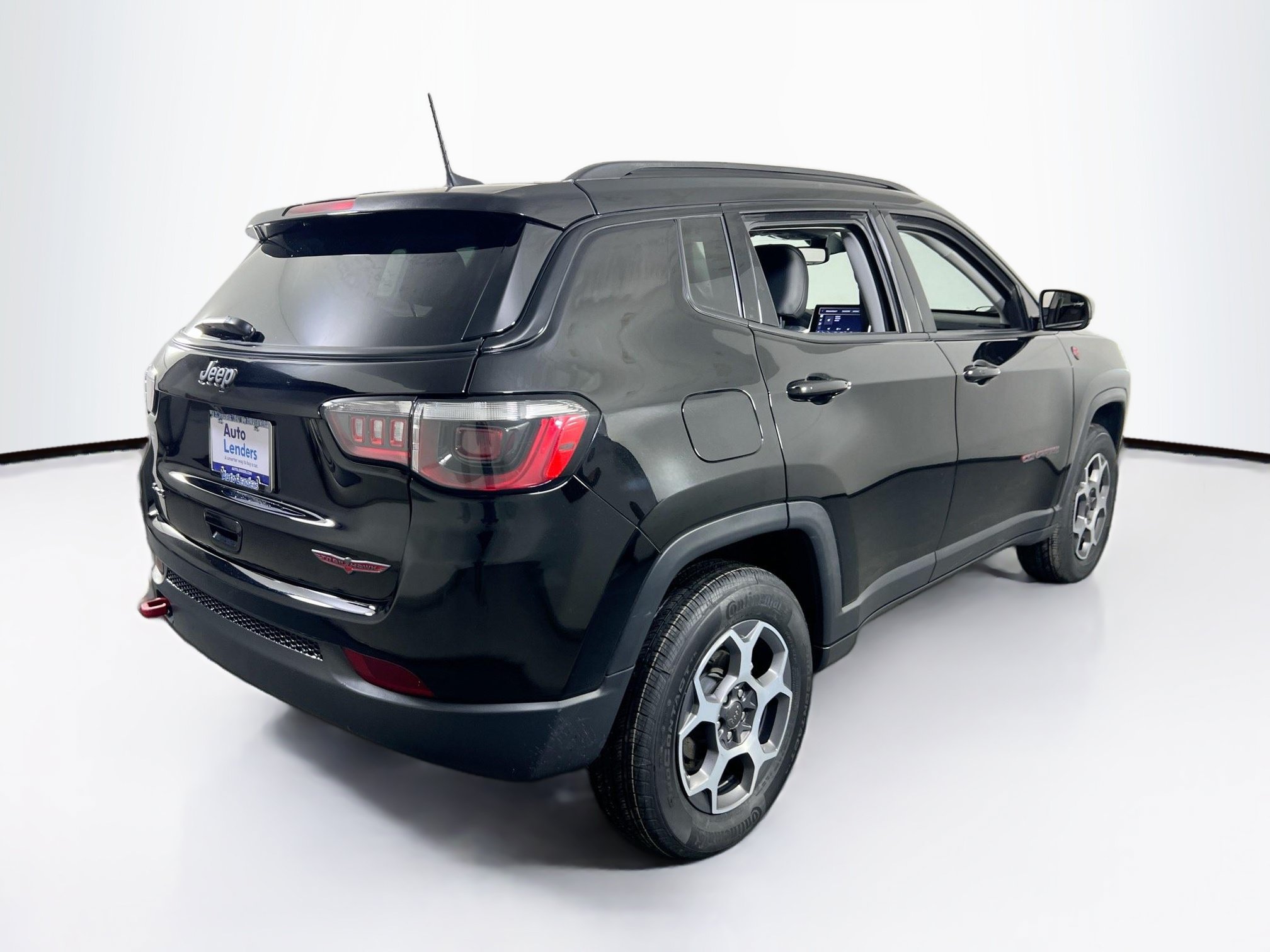 Used 2022 Jeep Compass Trailhawk w/ Trailhawk Convenience Group AWD/4WD image 5