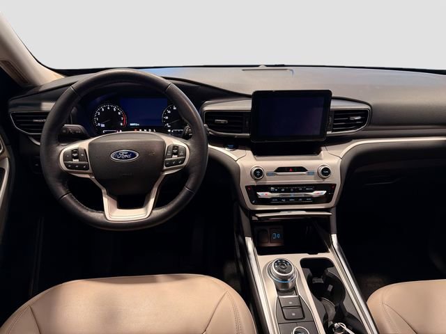 Used 2022 Ford Explorer XLT w/ Equipment Group 202A image 20