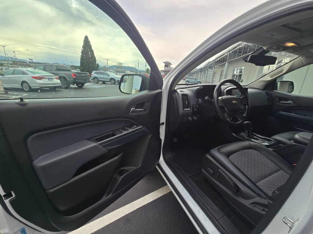 Used 2017 Chevrolet Colorado Z71 image 16