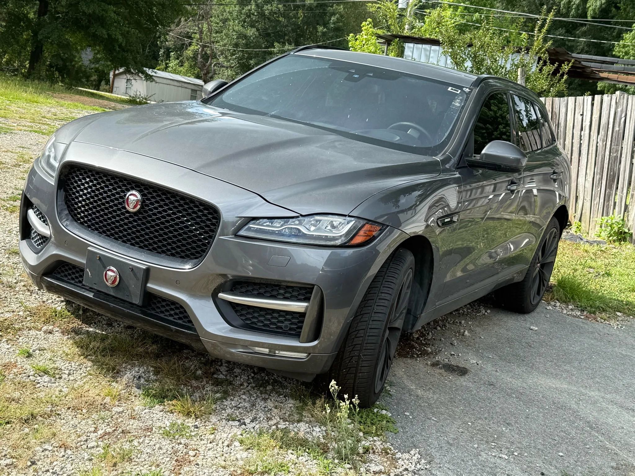 Used 2017 Jaguar F-PACE R-Sport image 2