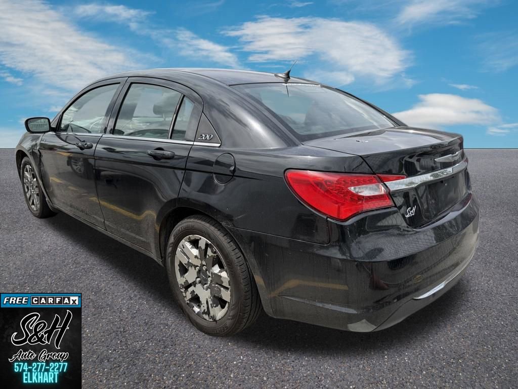 Used 2013 Chrysler 200 LX FWD image 4