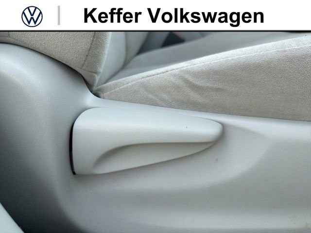 Used 2015 Toyota Prius Three FWD image 30
