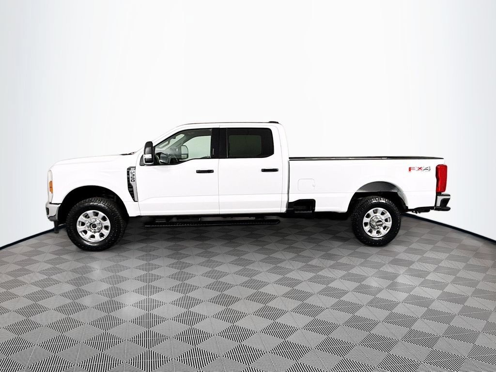 Used 2024 Ford F350 XLT w/ FX4 Off-Road Package AWD/4WD image 4