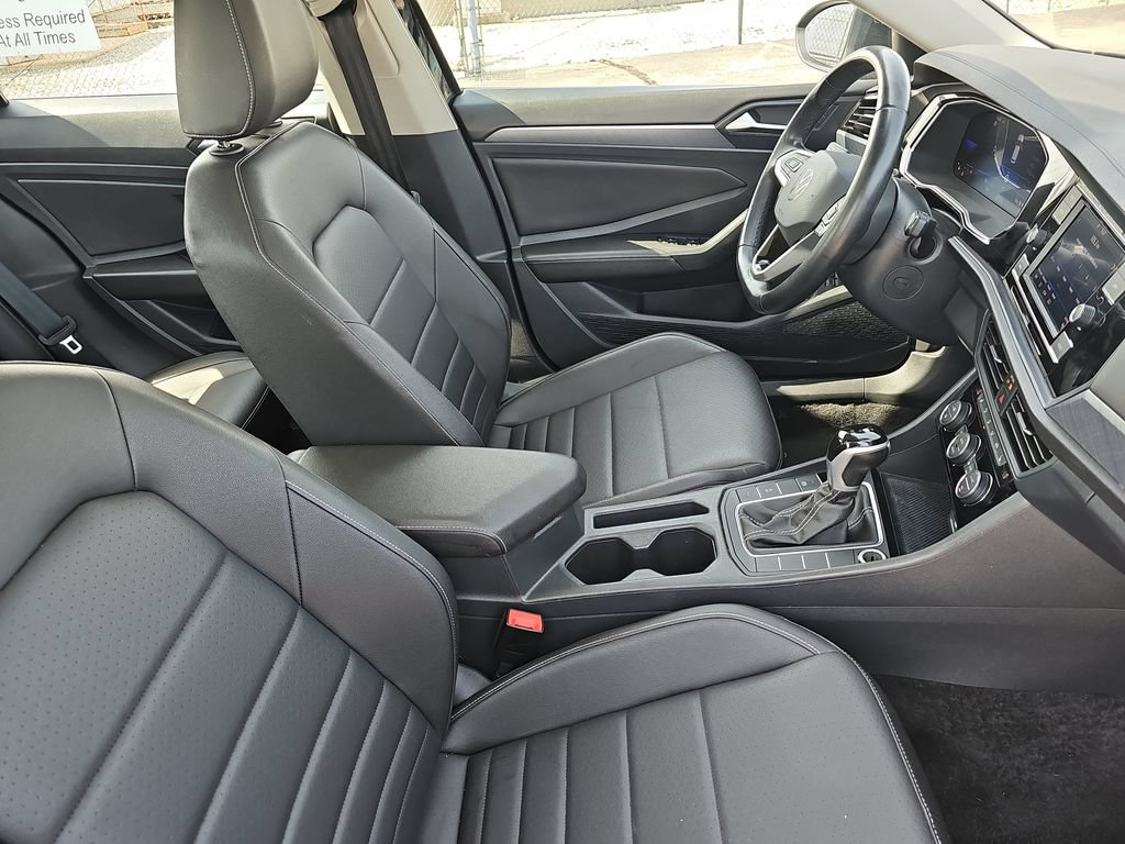Used 2024 Volkswagen Jetta SE FWD image 10