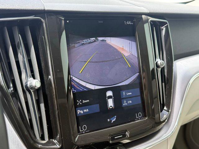 Used 2020 Volvo XC60 T5 Momentum w/ Protection Package Premier image 13