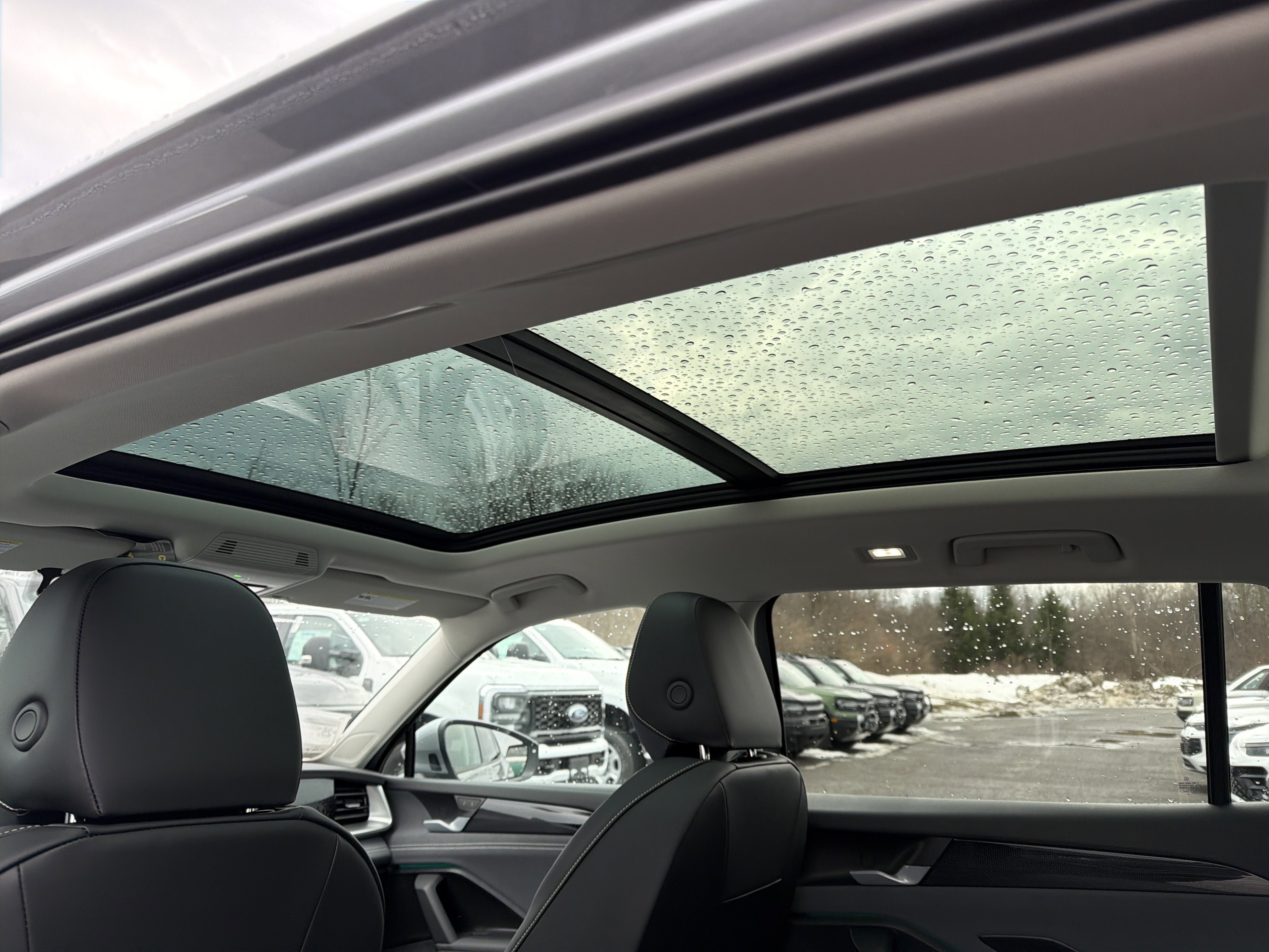New 2026 Volkswagen Tiguan SE image 22