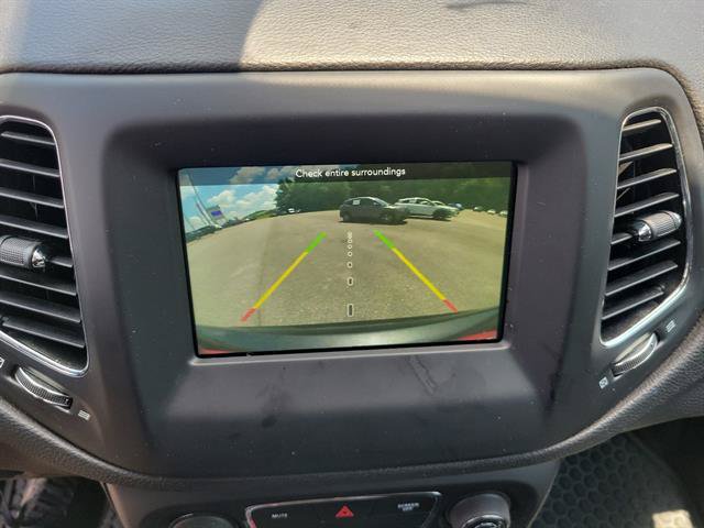 Used 2019 Jeep Compass Latitude w/ Popular Equipment Group AWD/4WD image 12