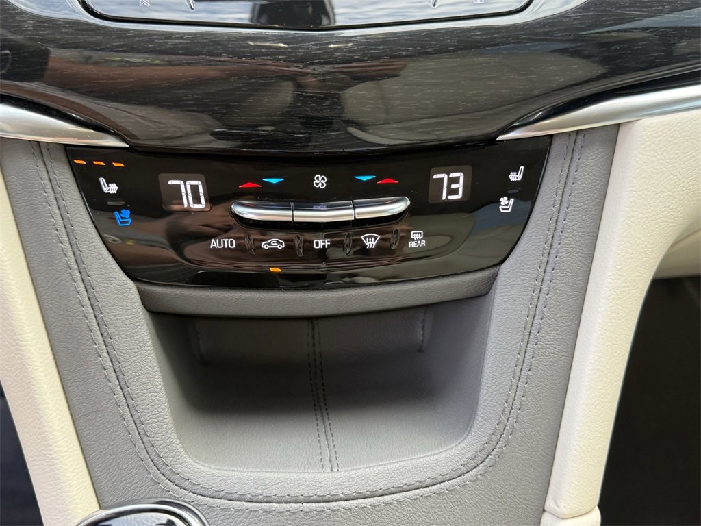 Used 2023 Cadillac XT6 Premium Luxury w/ Technology Package image 28