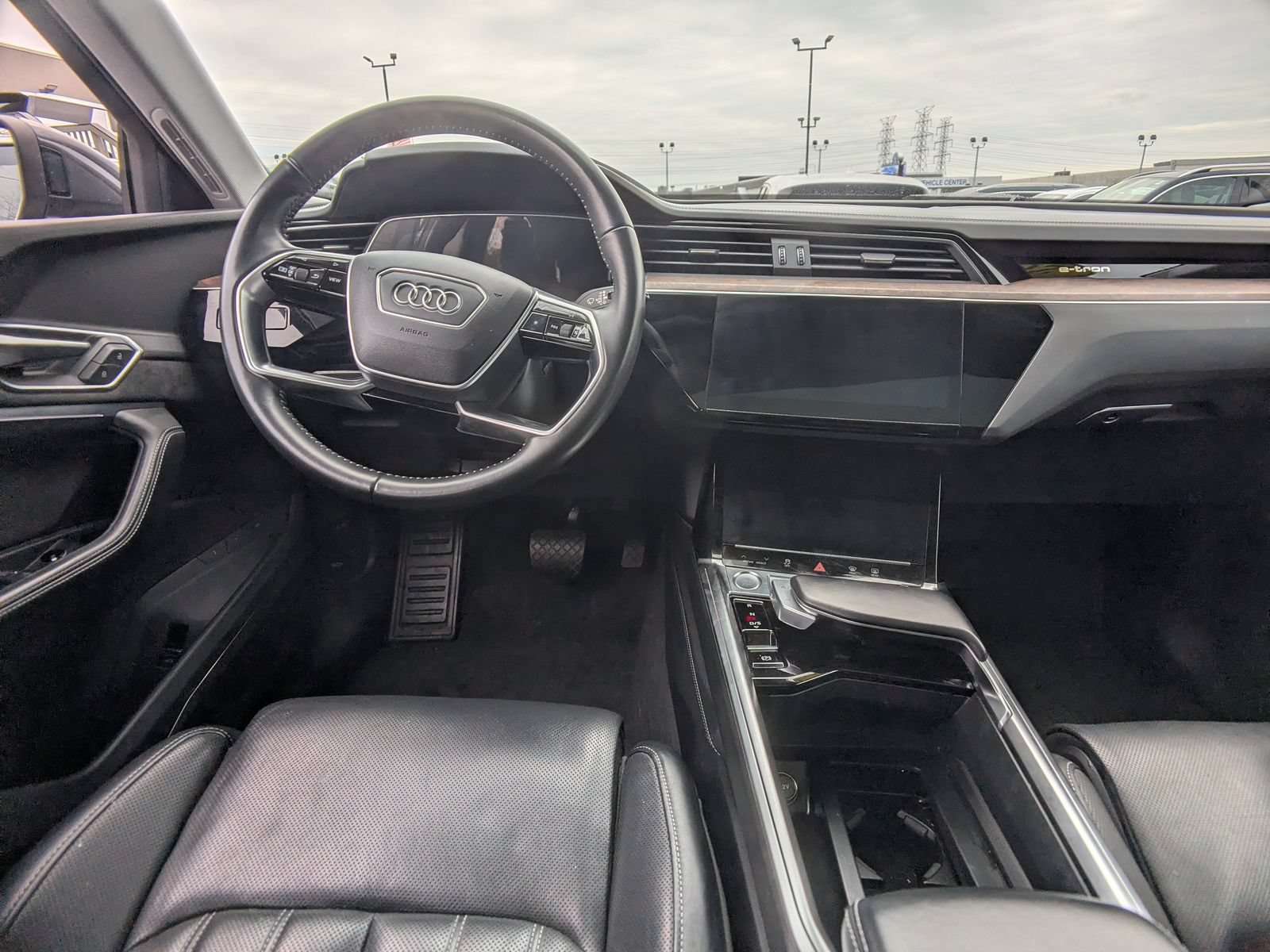 Used 2019 Audi e-tron Prestige w/ Prestige Package AWD/4WD image 17