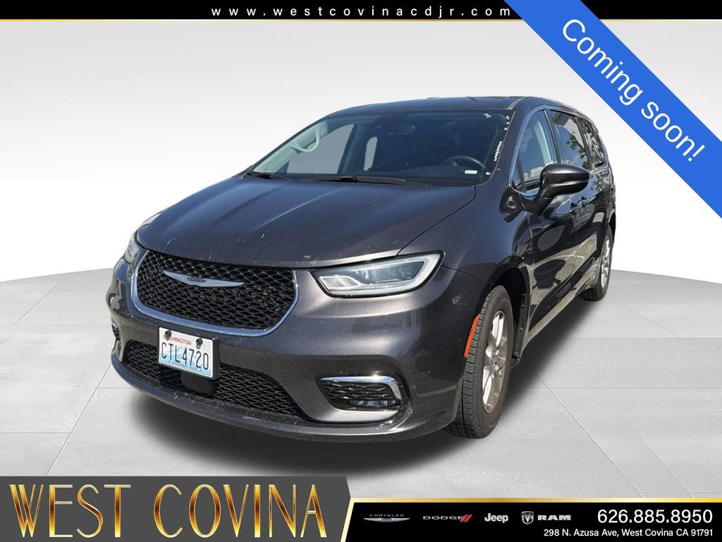 Used 2023 Chrysler Pacifica Touring-L