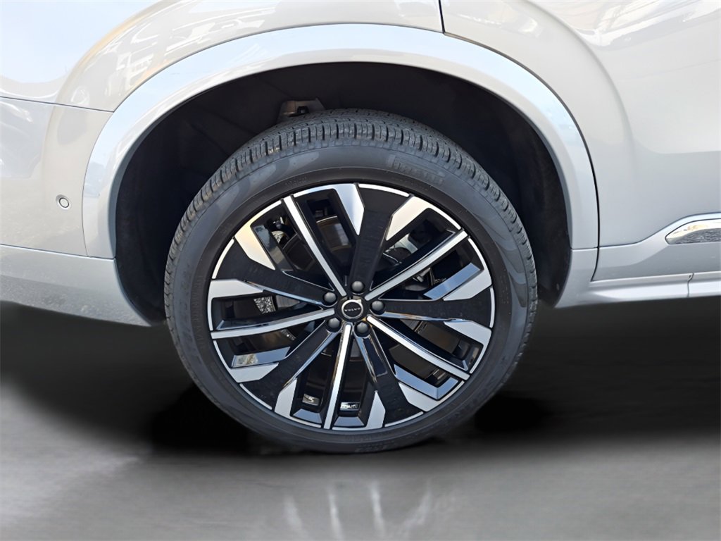 Used 2025 Volvo XC90 B6 Plus image 25