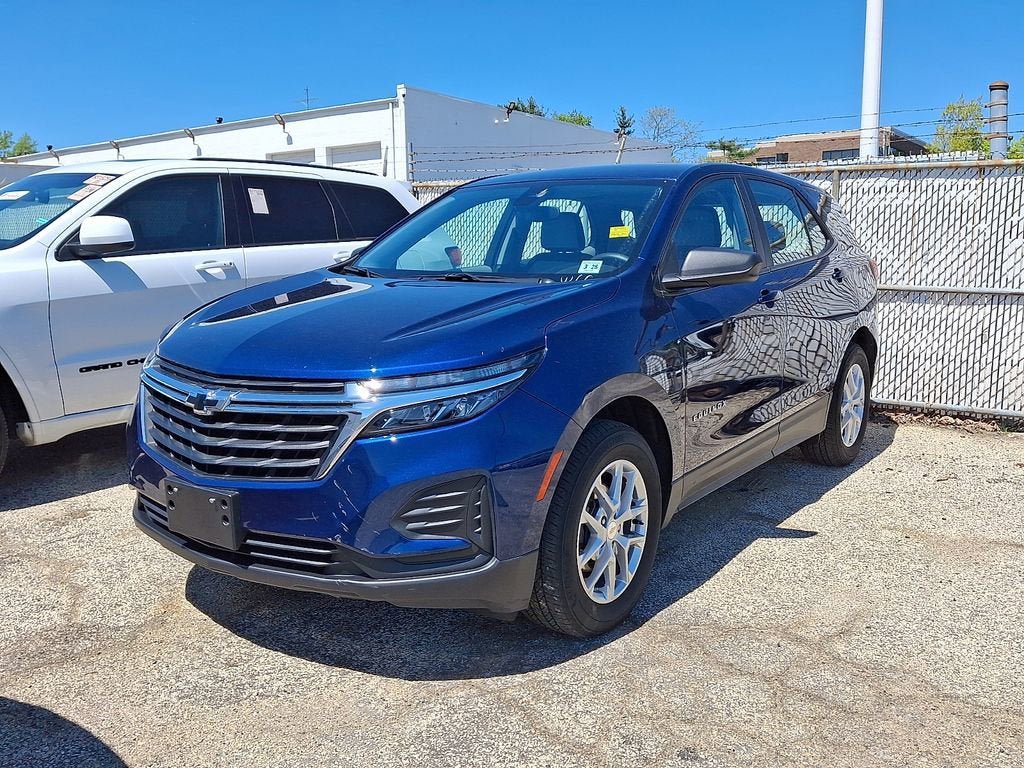 Certified 2022 Chevrolet Equinox LS AWD/4WD image 3