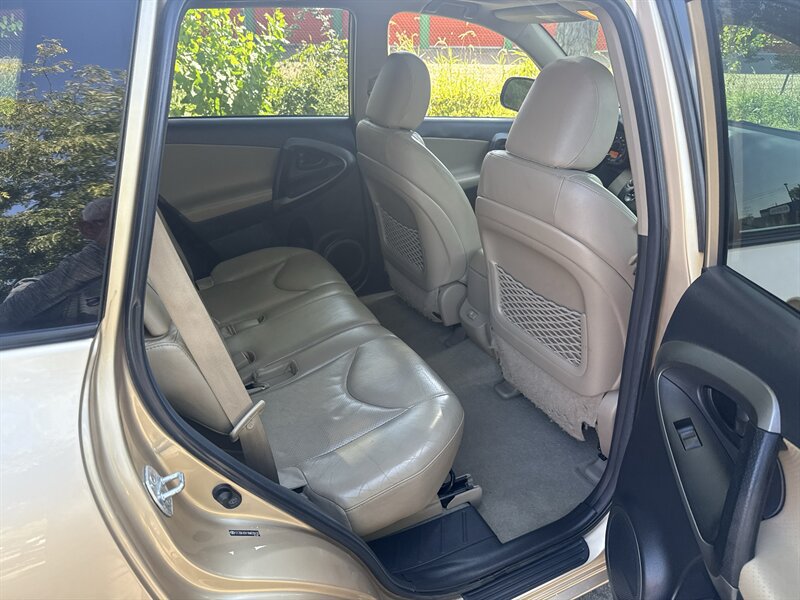 Used 2010 Toyota RAV4 Limited AWD/4WD image 20