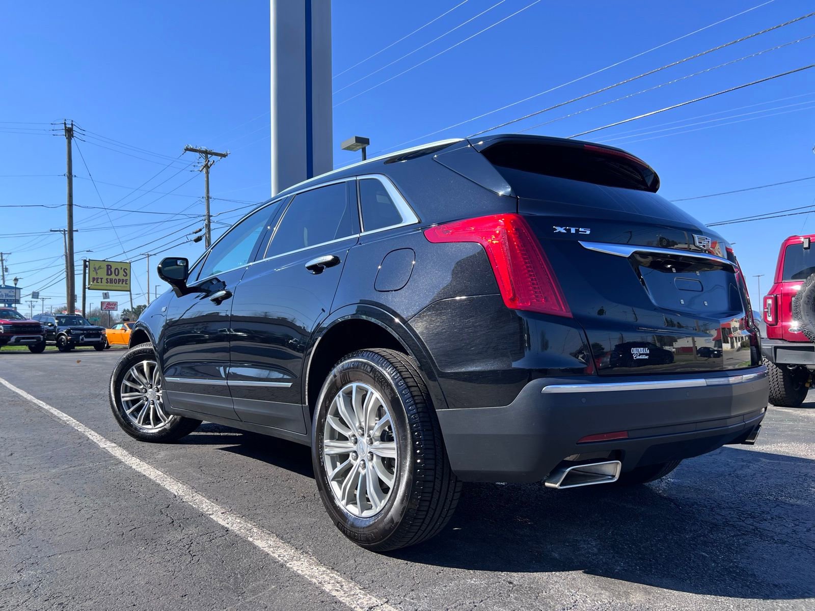 Used 2018 Cadillac XT5 Luxury w/ Driver Awareness Package image 13