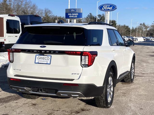 Used 2025 Ford Explorer Active w/ Active Comfort Package image 3